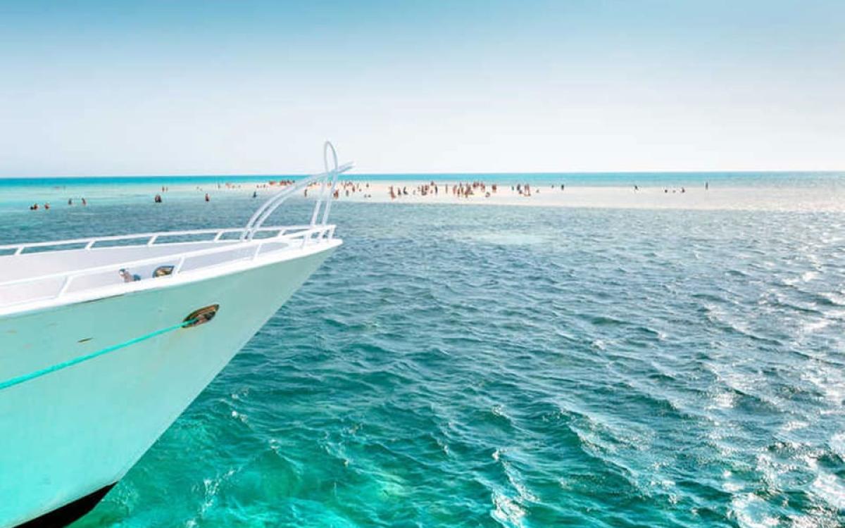 Private Boat Trip in Red Sea – Snorkeling & BBQ (Private Yacht)