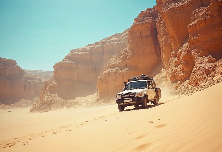 7Safari al Canyon Colorato e Snorkeling al Blue Hole da Sharm El Sheikh
