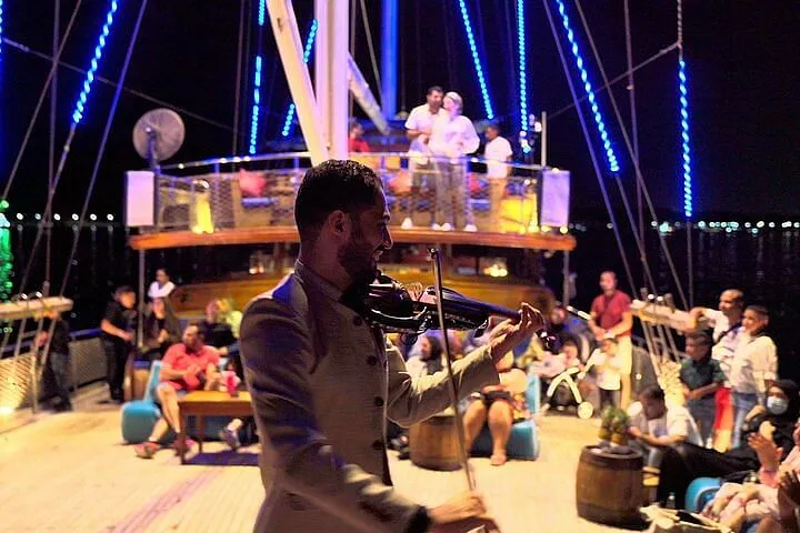 Cruzeiro com Jantar Sina Dream em Sharm El Sheikh
